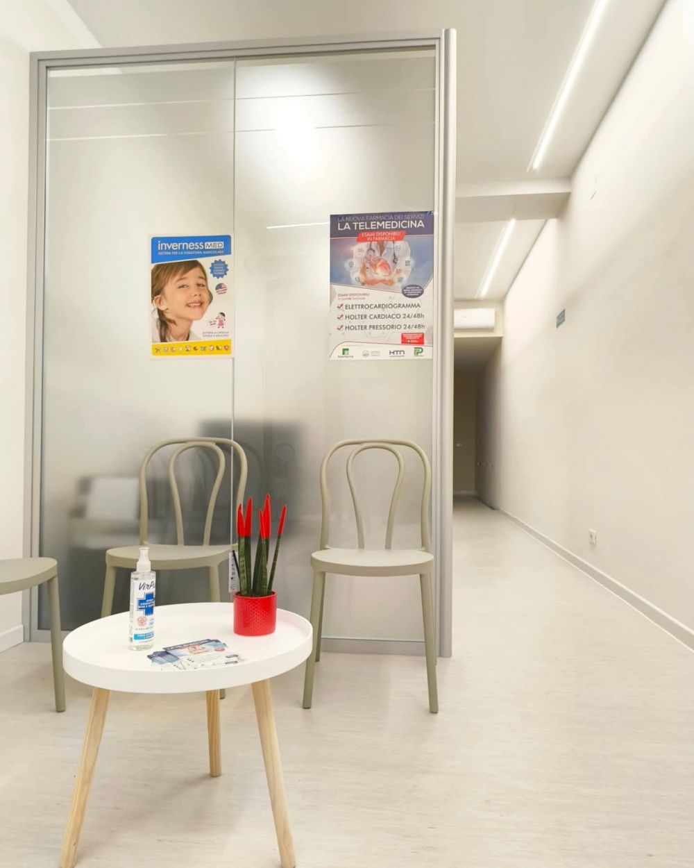 Sala d’attesa del Punto Servizi della Farmacia Corvi